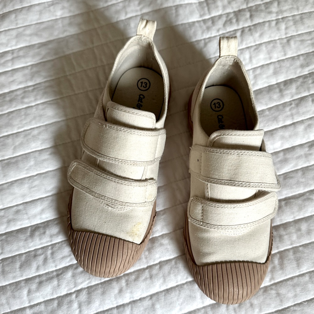 Unisex Easy Peasy Sneaks